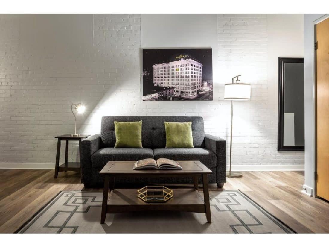Bold 2Br 2Ba In The Block Apartment By Cozysuites! إنديانابوليس المظهر الخارجي الصورة
